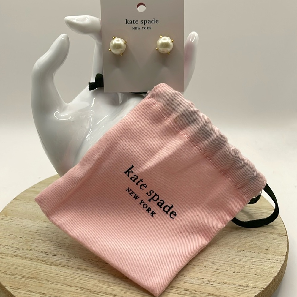 KATE SPADE ♠️ Cream Pearl Gumdrop Stud Earrings - with Pink Dust Bag